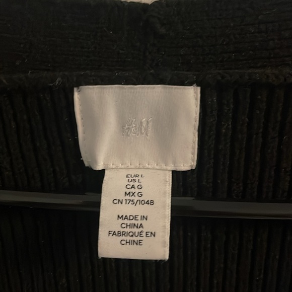 H&M fit and flare black knit cardigan - Picture 3 of 3